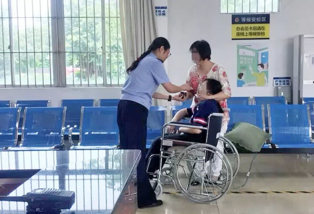真帅!广东清远监狱多部门联动救治服刑人员家属